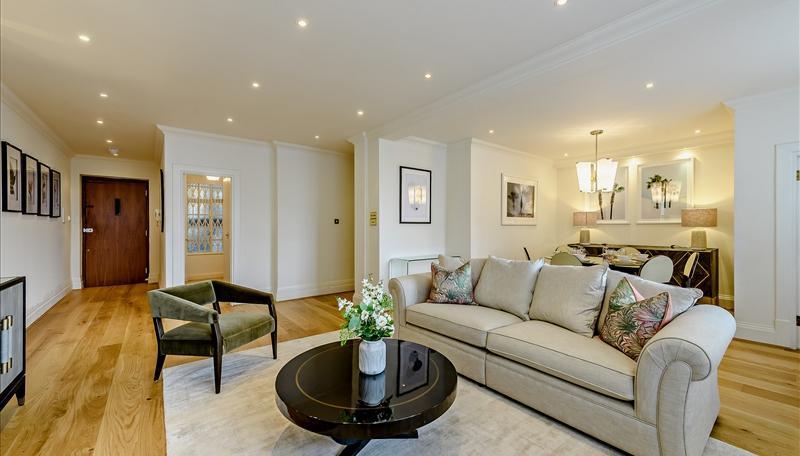3 bedroom Flat to rent in Strathmore Court-view2