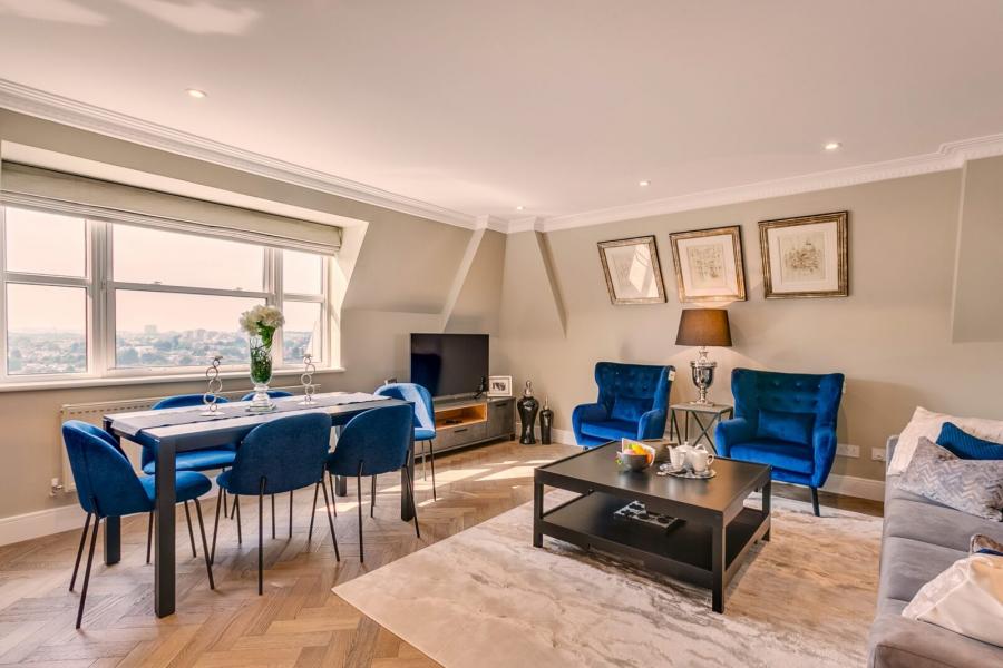 3 bedroom Flat to rent in Boydell Court-view1