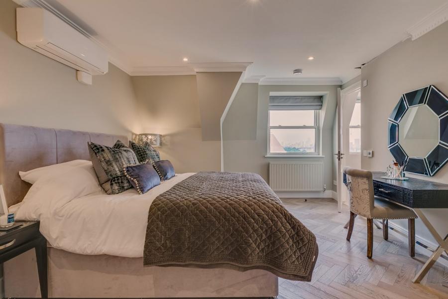 3 bedroom Flat to rent in Boydell Court-view2