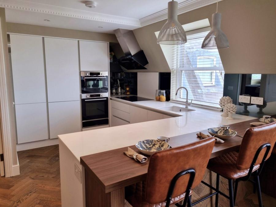 3 bedroom Flat to rent in Boydell Court-view6