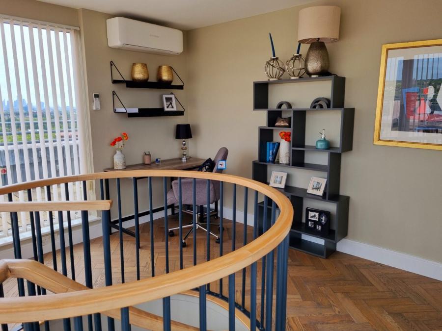 3 bedroom Flat to rent in Boydell Court-view10
