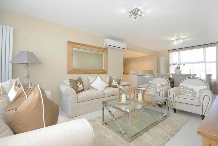 3 bedroom Flat to rent in Boydell Court-view4
