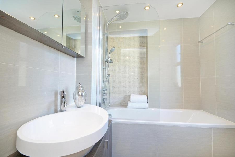3 bedroom Flat to rent in Boydell Court-view6