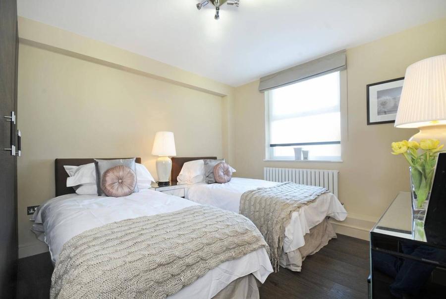 3 bedroom Flat to rent in Boydell Court-view8