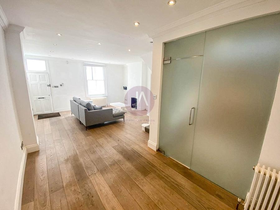 3 bedroom House to rent in Ryders Terrace-view12