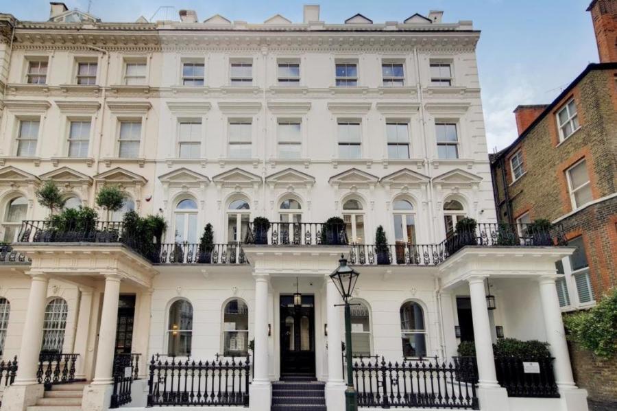 2 bedroom Flat to rent in Prince of Wales Terrace-view10