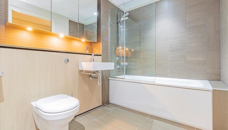 3 bedroom Flat to rent in 4b Merchant Square East-view9