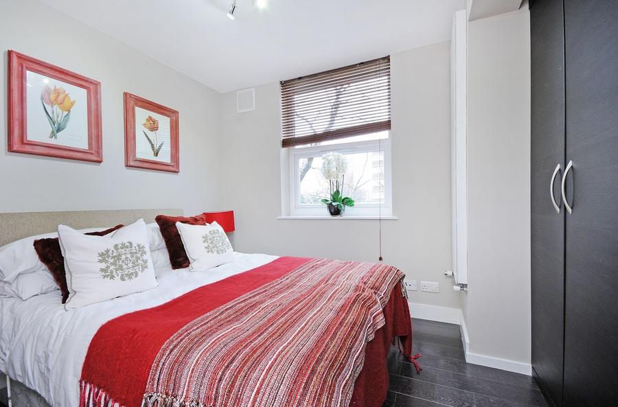3 bedroom Flat to rent in Boydell Court-view5