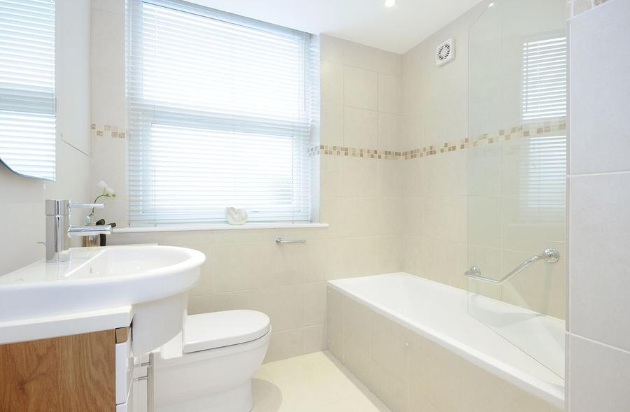 3 bedroom Flat to rent in Boydell Court-view11