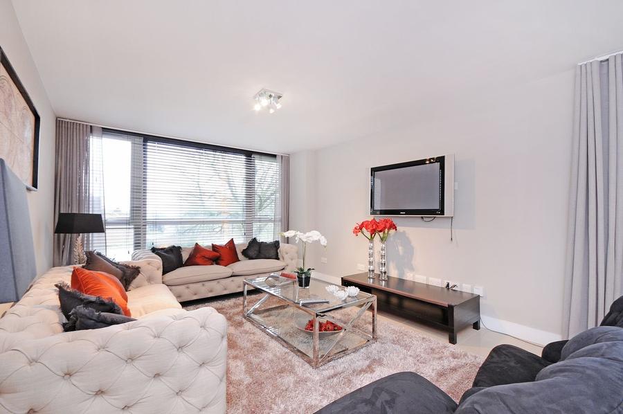 3 bedroom Flat to rent in Boydell Court-view3