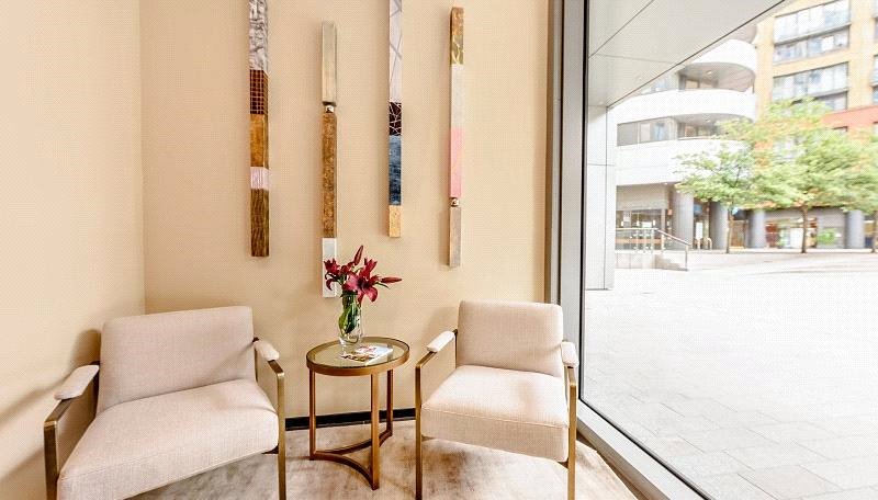 3 bedroom Flat to rent in Merchant Square East-view11