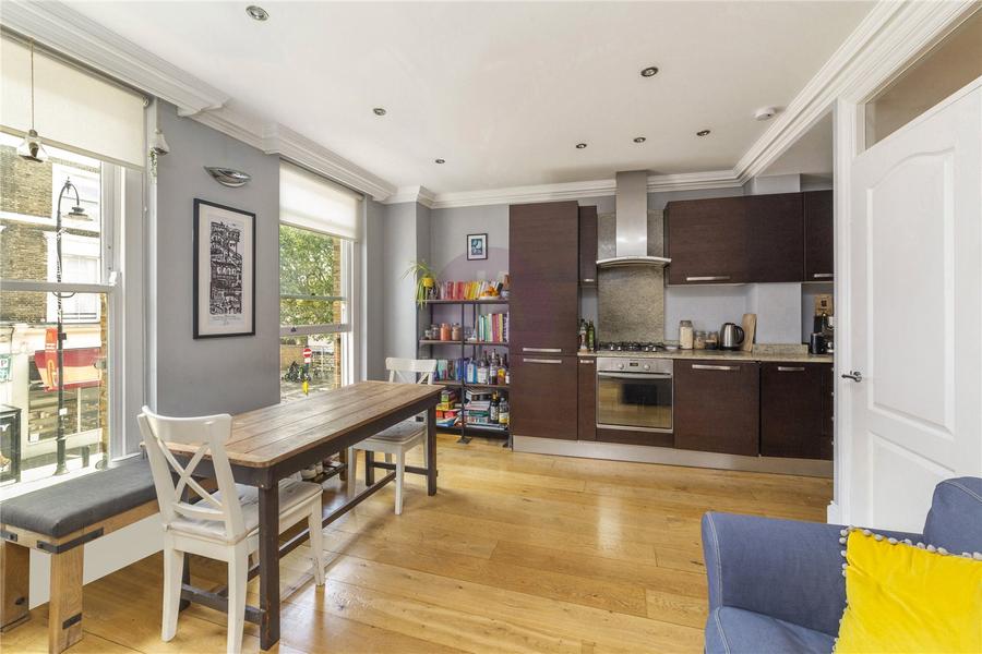 2 bedroom Flat to rent in Kentish Town Road-view2