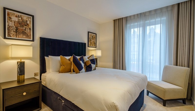 1 bedroom Flat to rent in Garrett Mansions-view4