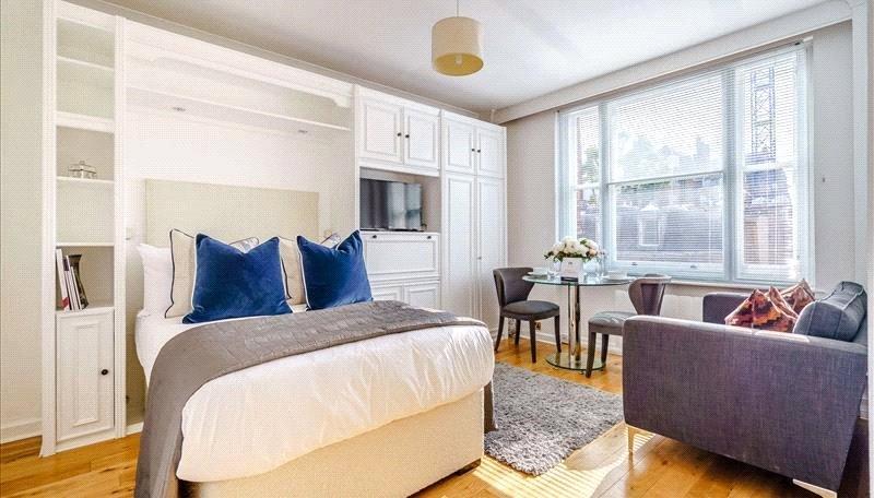 Flat to rent in Hill Street-view1