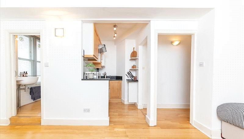 Flat to rent in Hill Street-view6