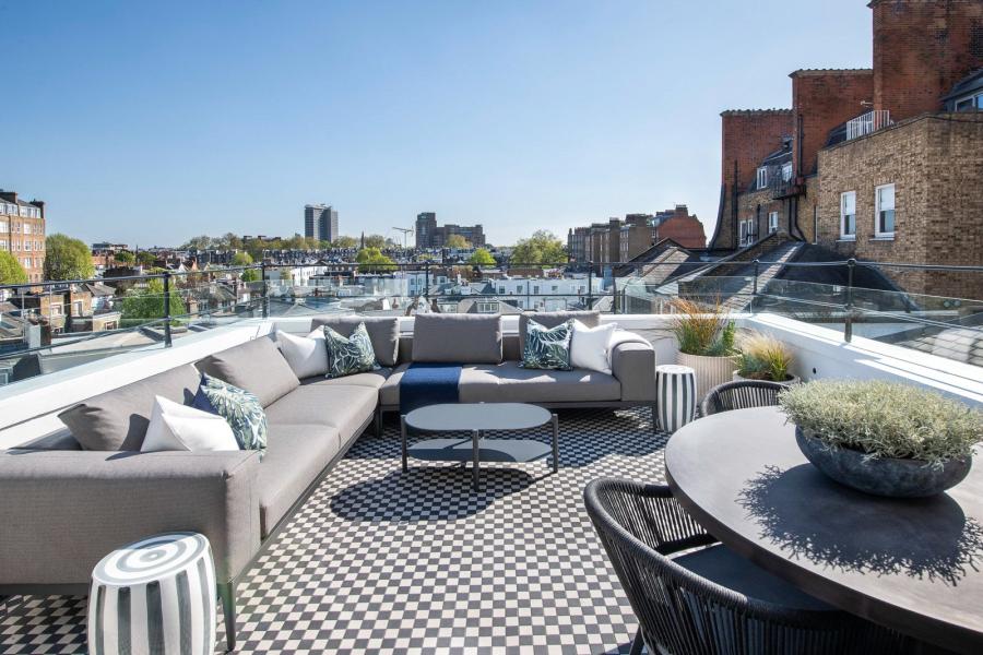 2 bedroom Flat to rent in Prince of Wales Terrace-view11