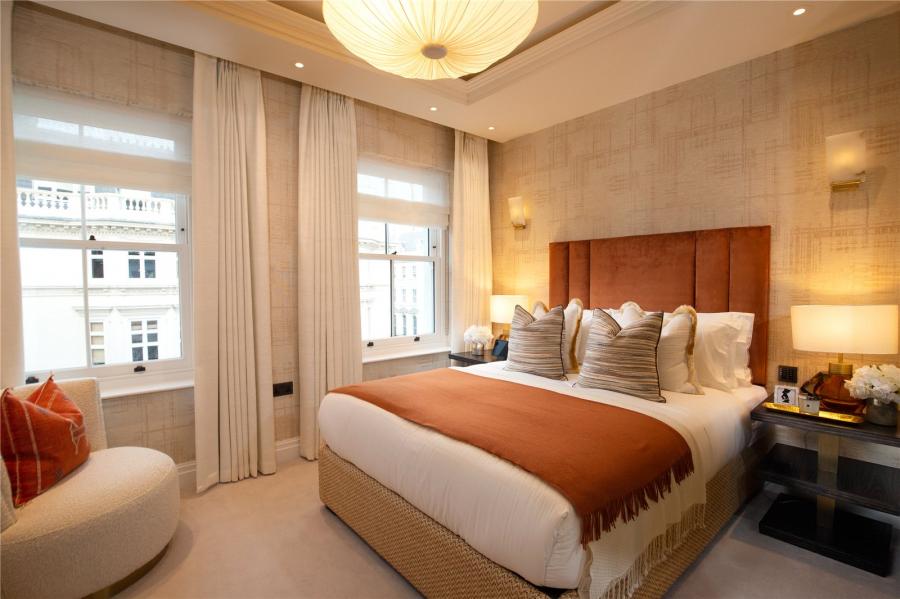 2 bedroom Flat to rent in Prince of Wales Terrace-view10