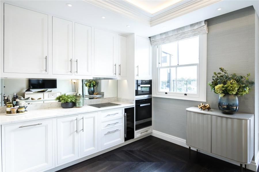 2 bedroom Flat to rent in Prince of Wales Terrace-view3