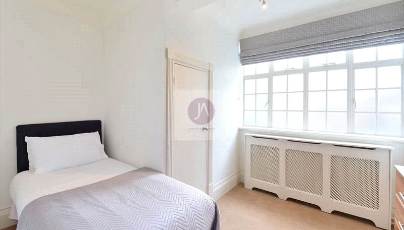 5 bedroom Flat to rent in Strathmore Court-view8