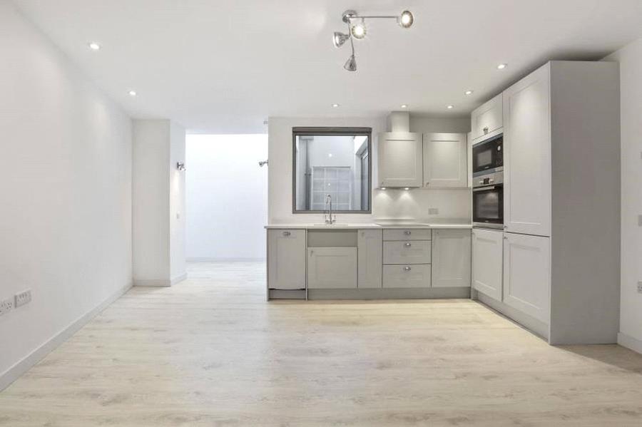 2 bedroom Flat to rent in Mill Lane-view3