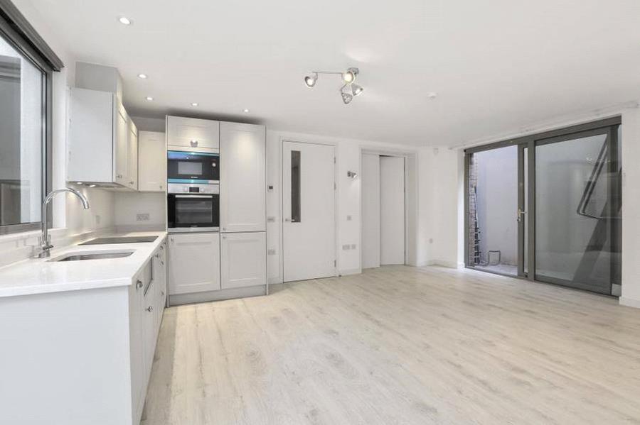 2 bedroom Flat to rent in Mill Lane-view1