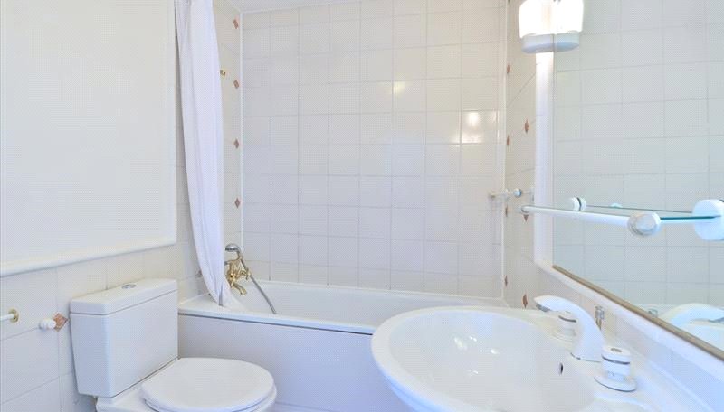 2 bedroom Flat to rent in Somerset Court-view15