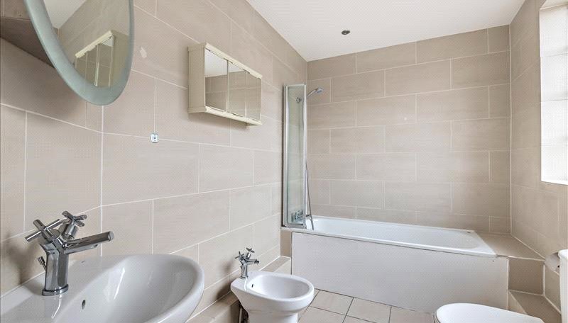 6 bedroom Flat to rent in Strathmore Court-view12