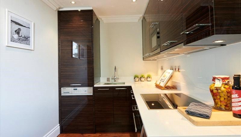 2 bedroom Flat to rent in Garden House-view2