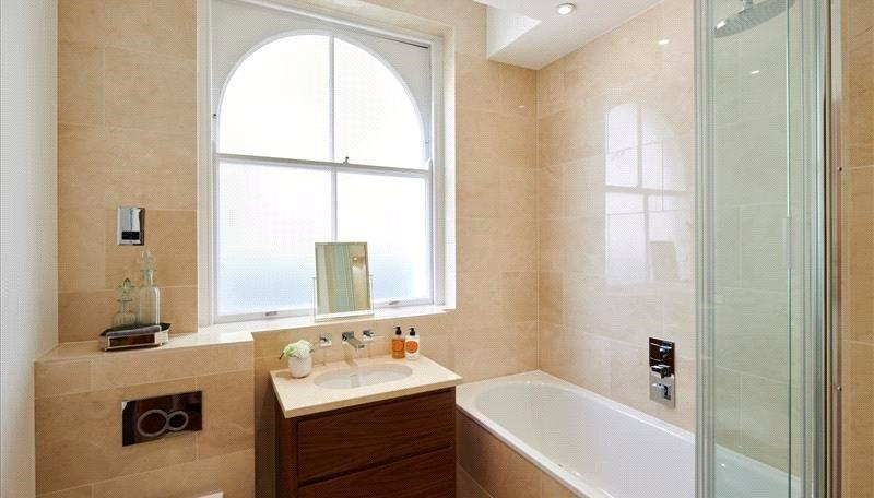 2 bedroom Flat to rent in Garden House-view6