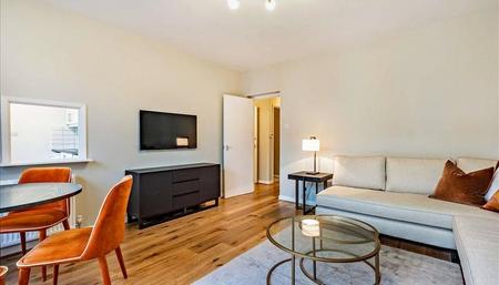 2 bedroom Flat to rent in Fulham Road-List2336