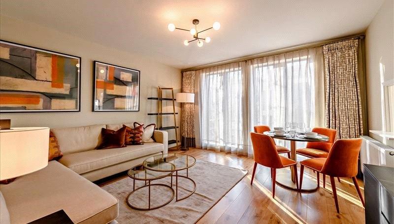 2 bedroom Flat to rent in Fulham Road-view2