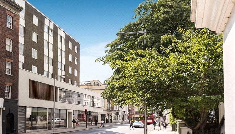 2 bedroom Flat to rent in Fulham Road-view14