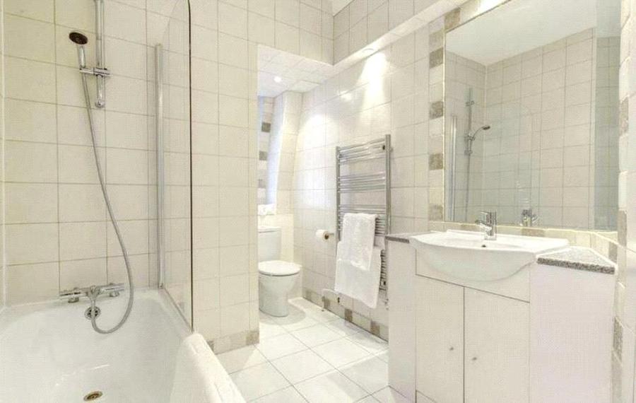 Flat to rent in Hill Street-view3