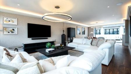 3 bedroom Flat to rent in Imperial House-List2284