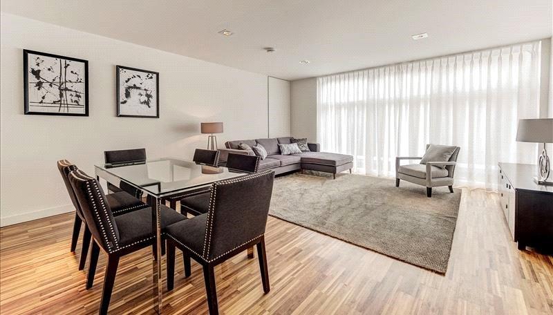 2 bedroom Flat to rent in Fulham Road-view2