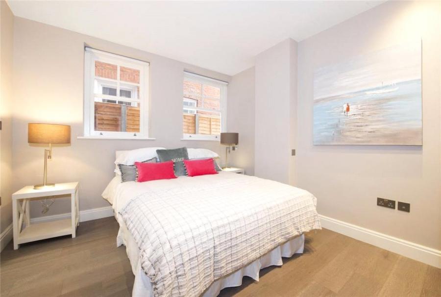 3 bedroom Flat to rent in Lyndhurst Lodge-view8