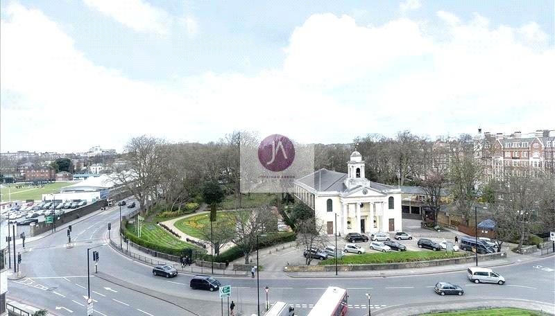 5 bedroom Flat to rent in Strathmore Court-view6