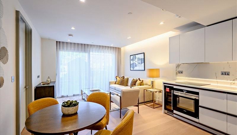1 bedroom Flat to rent in Garrett Mansions-view2