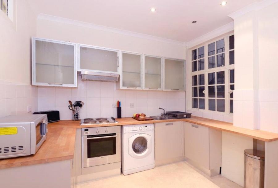 5 bedroom Flat to rent in Strathmore Court-view4