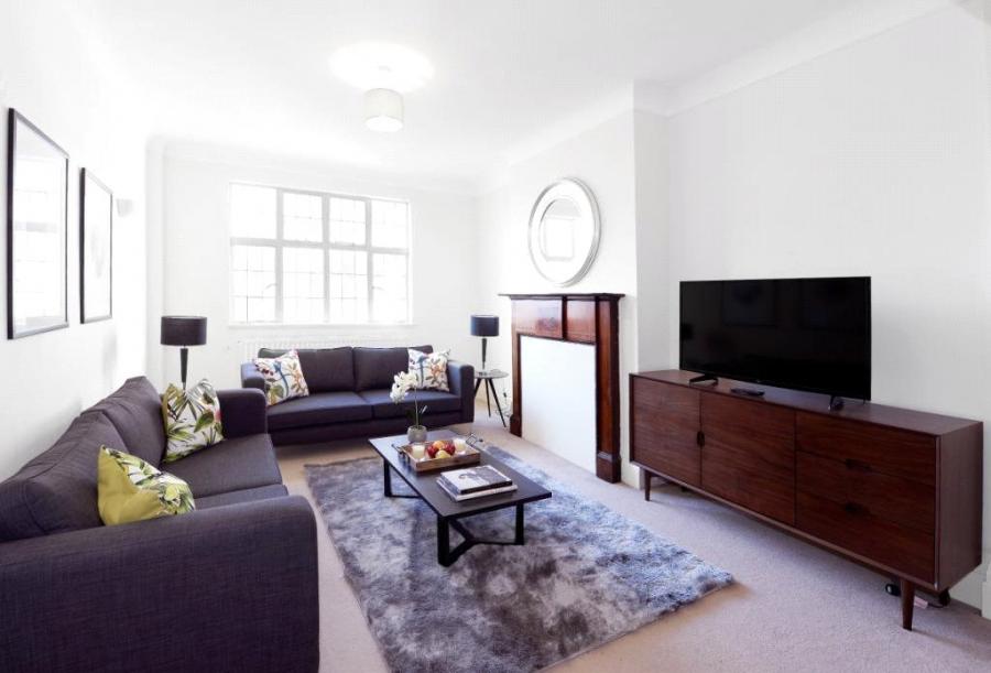 5 bedroom Flat to rent in Strathmore Court-view1