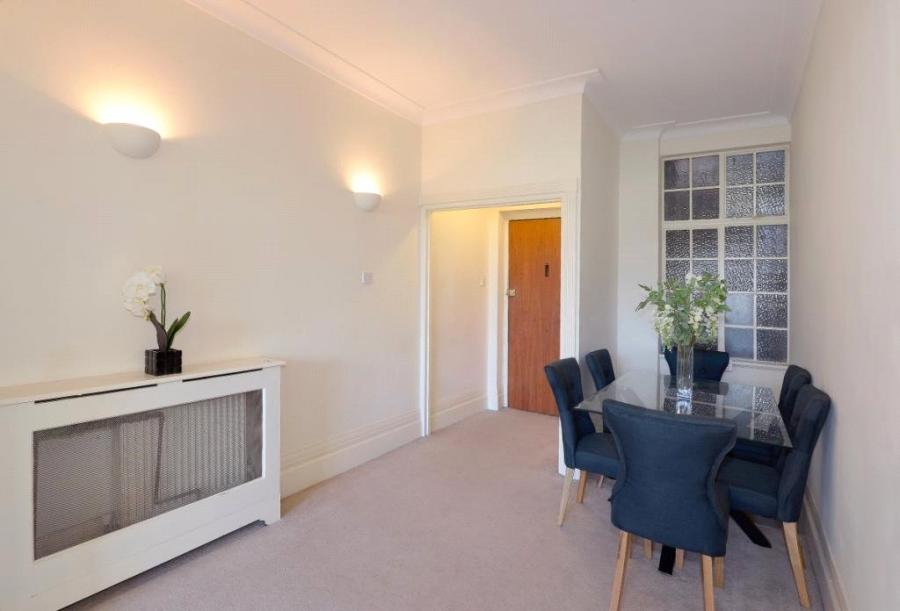 5 bedroom Flat to rent in Strathmore Court-view3
