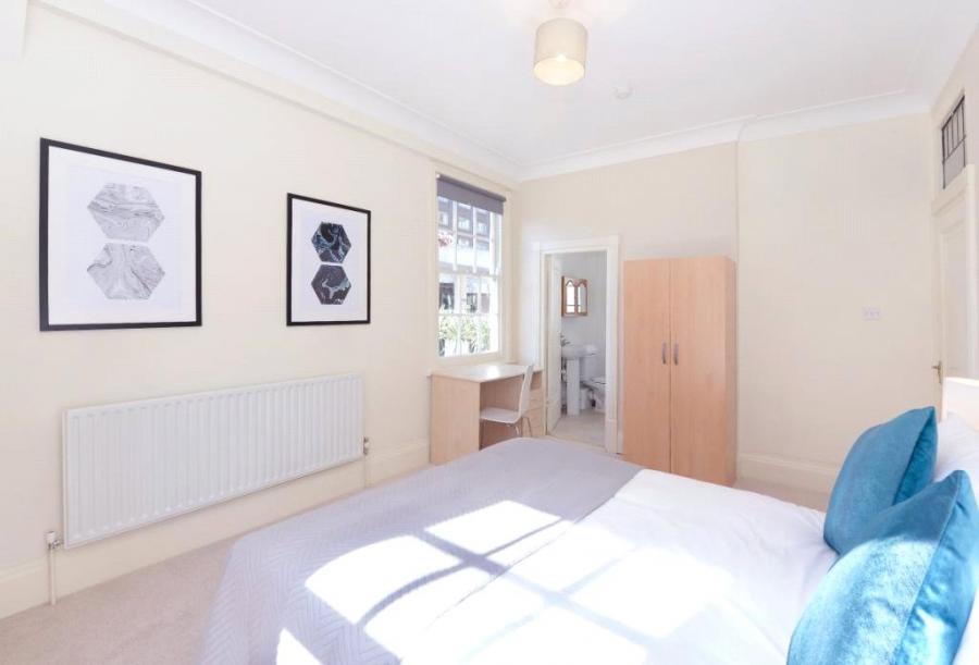 5 bedroom Flat to rent in Strathmore Court-view10