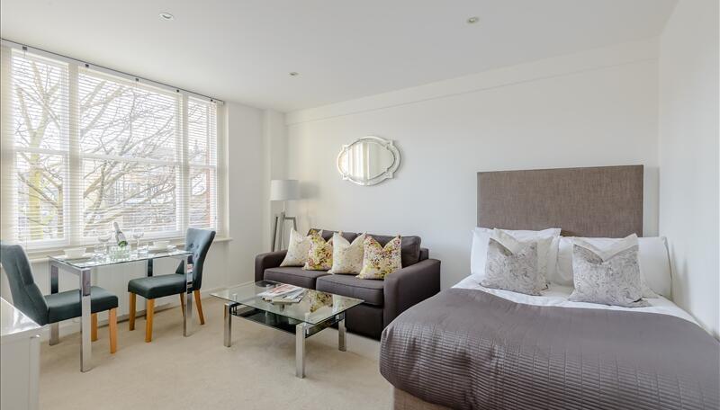 Flat to rent in Hill Street-view1