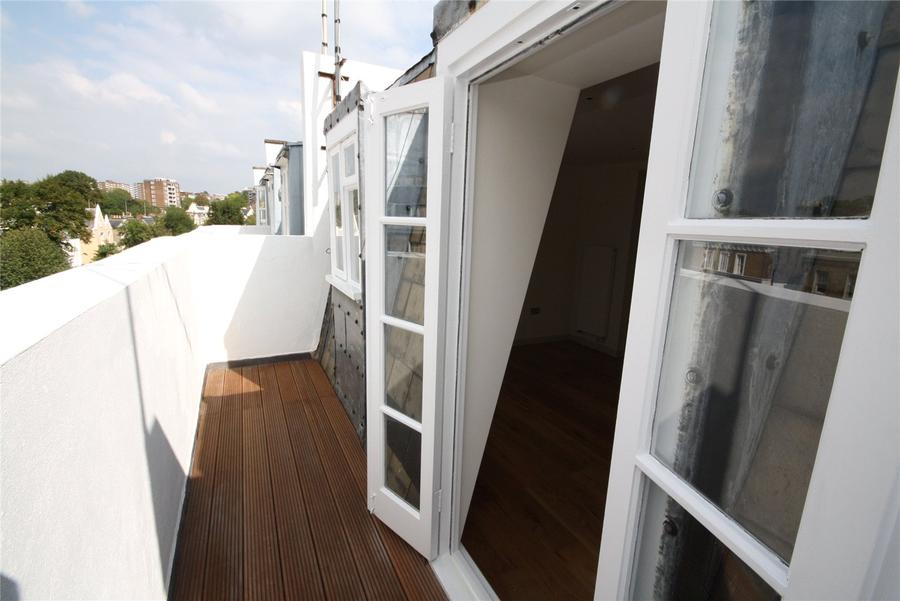2 bedroom Flat to rent in Blenheim Terrace-view7