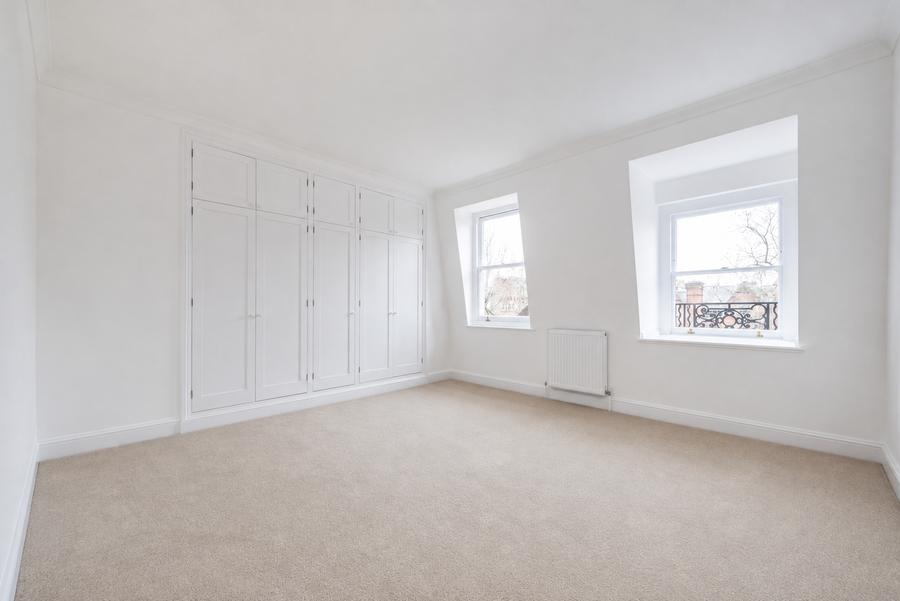 2 bedroom Flat to rent in Pont Street-view4