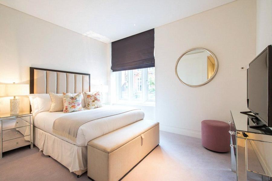 1 bedroom Flat to rent in Green Street-view4