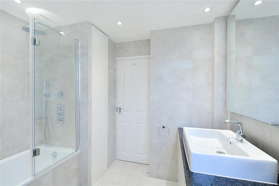 2 bedroom Flat to rent in Abbey Court-view7