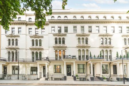 3 bedroom Flat to rent in Kensington Gardens Square-List2316