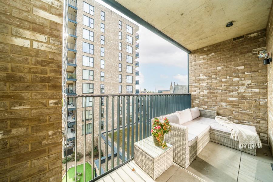 2 bedroom Flat for sale in Sheepcote Road-view15