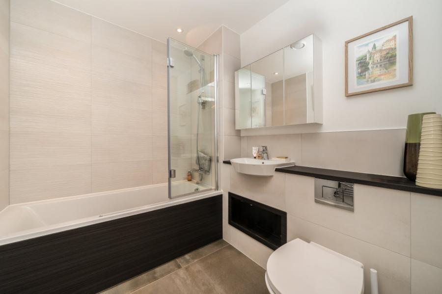 2 bedroom Flat for sale in Sheepcote Road-view14